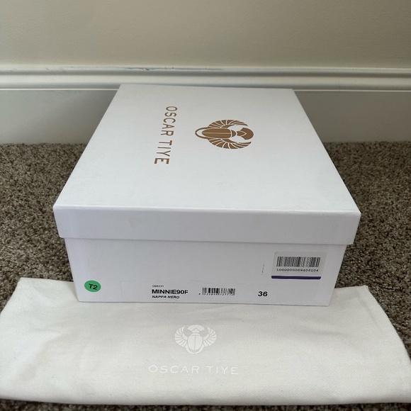 OSCAR TIYE Minnie Mouse Heels - Picture 3 of 3